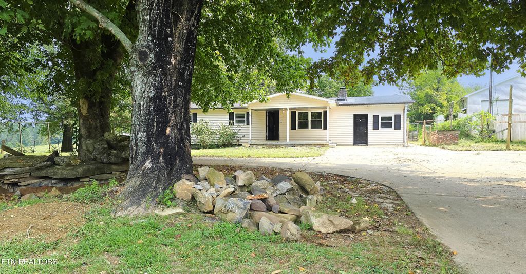 Photo of 1035 Lakeside Rd, Madisonville, TN 37354 (MLS # 1314812)