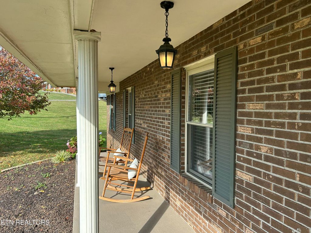 Photo of 334 E Donaldson Drive, Morristown, TN 37814 (MLS # 1321889)