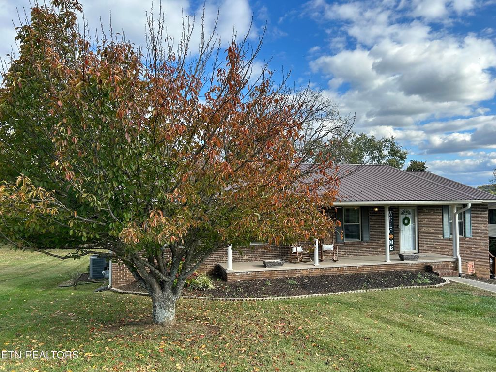 Photo of 334 E Donaldson Drive, Morristown, TN 37814 (MLS # 1321889)