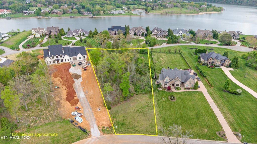 Photo of 3623 Lashbrooke Way, Louisville, TN 37777 (MLS # 1335729)