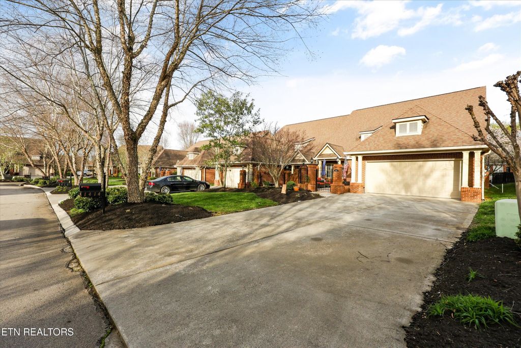 Photo of 1414 Cottage Glen Lane, Maryville, TN 37801 (MLS # 1332826)