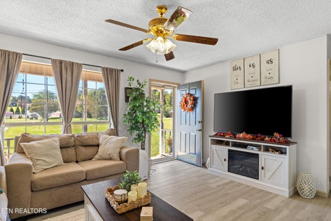 Tiny photo for 113 Cleveland Rd, Sweetwater, TN 37874 (MLS # 1359826)