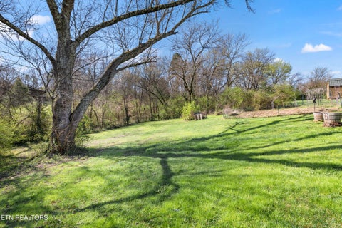 Tiny photo for 5012 Strawberry Plains Pike, Knoxville, TN 37914 (MLS # 1355476)