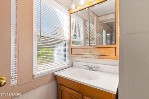 Tiny photo for 5012 Strawberry Plains Pike, Knoxville, TN 37914 (MLS # 1355476)