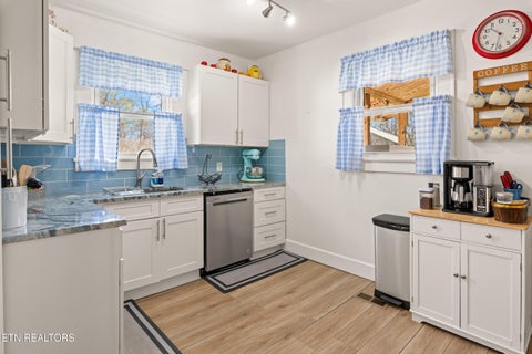 Tiny photo for 5012 Strawberry Plains Pike, Knoxville, TN 37914 (MLS # 1355476)