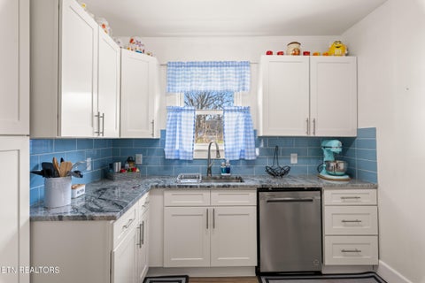 Tiny photo for 5012 Strawberry Plains Pike, Knoxville, TN 37914 (MLS # 1355476)