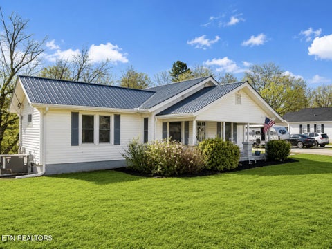 Tiny photo for 5012 Strawberry Plains Pike, Knoxville, TN 37914 (MLS # 1355476)