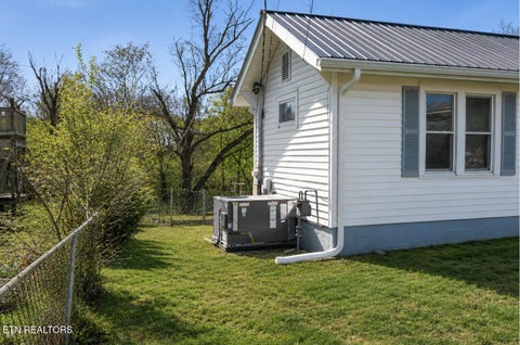 Tiny photo for 5012 Strawberry Plains Pike, Knoxville, TN 37914 (MLS # 1355476)