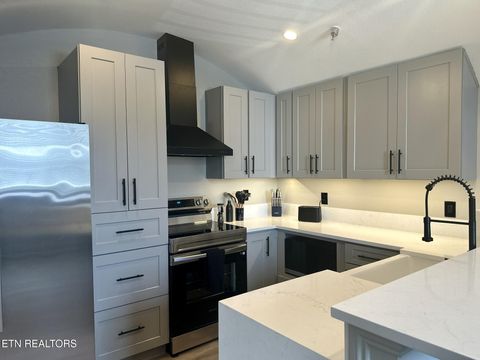 Tiny photo for 105 W Jackson Ave Ave #9, Knoxville, TN 37902 (MLS # 1326173)