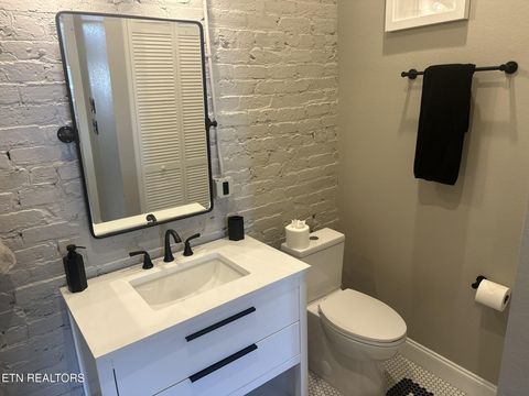 Tiny photo for 105 W Jackson Ave Ave #9, Knoxville, TN 37902 (MLS # 1326173)