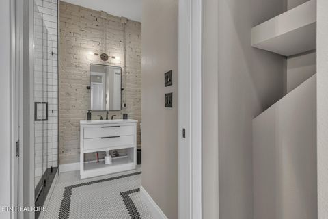 Tiny photo for 105 W Jackson Ave Ave #9, Knoxville, TN 37902 (MLS # 1326173)