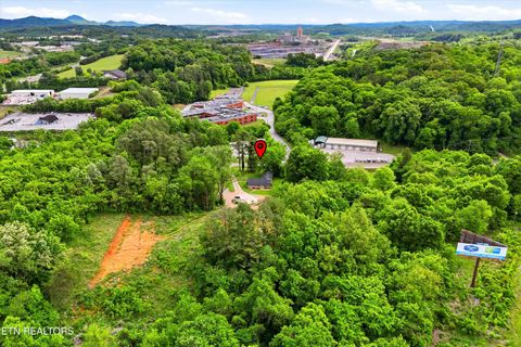 Tiny photo for 601 N Chilhowee Drive, Knoxville, TN 37924 (MLS # 1339088)