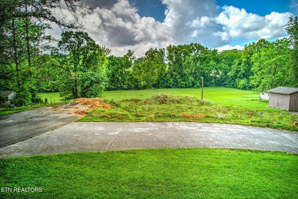 Photo of 1350 Hopewell Rd, Knoxville, TN 37920 (MLS # 1308347)