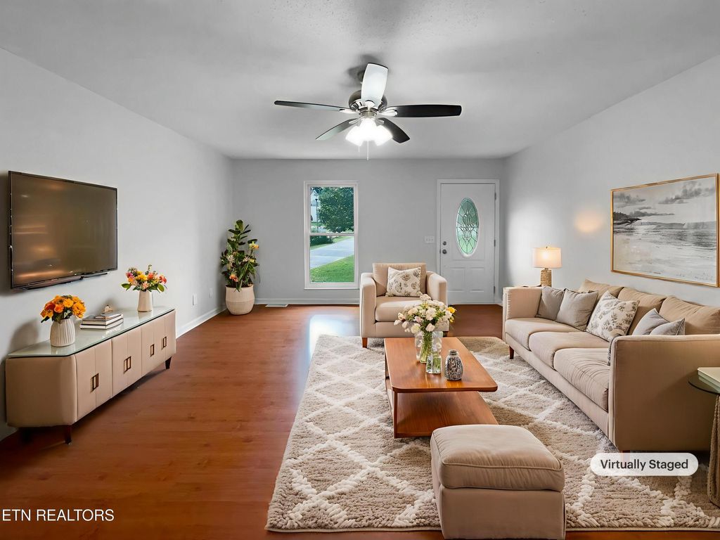 Photo of 322 Chatuga Lane, Loudon, TN 37774 (MLS # 1317043)