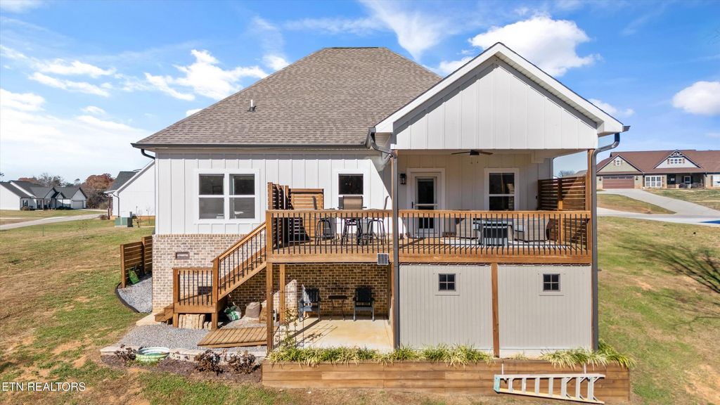 Photo of 856 Pinebrooke Drive, Maryville, TN 37801 (MLS # 1322307)