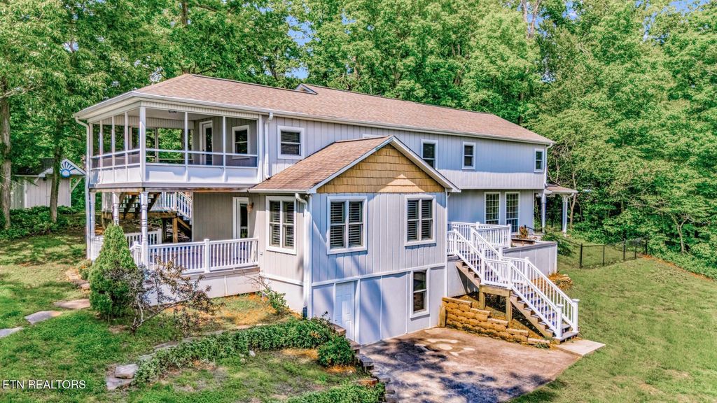 Photo of 1121 Settlers Ln Ln, Friendsville, TN 37737 (MLS # 1301362)