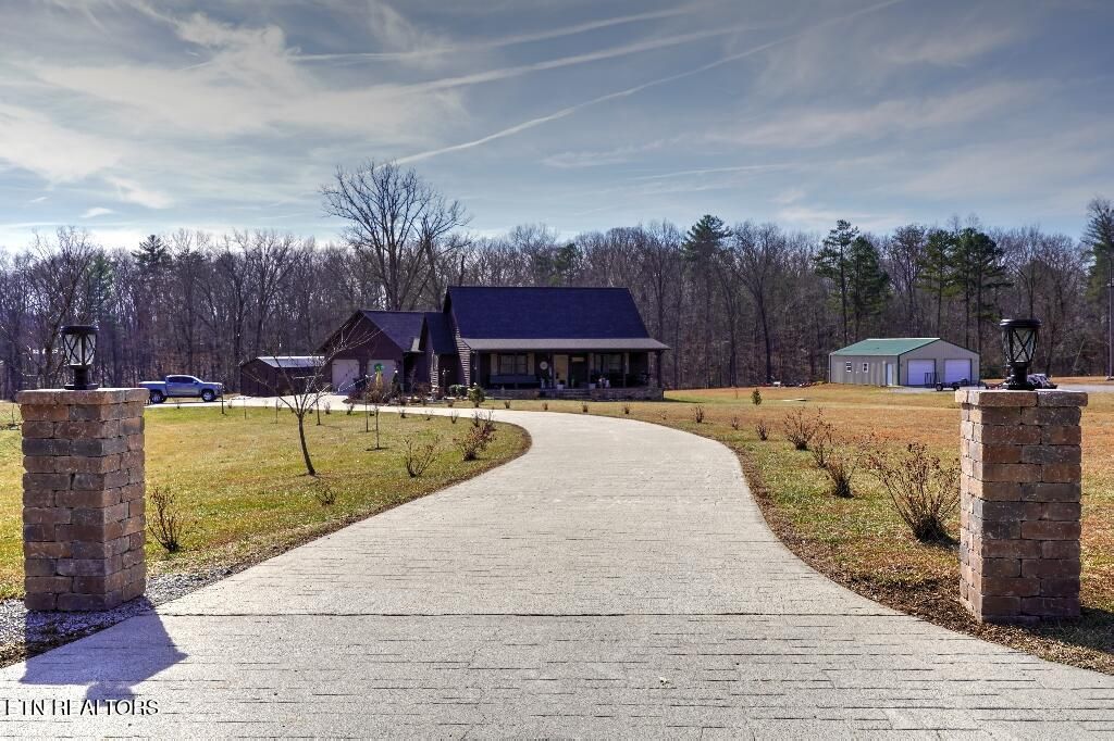 Photo of 321 W W End Rd, Rockwood, TN 37854 (MLS # 1289726)