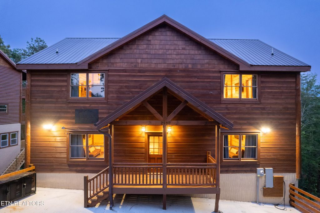 Photo of 2590 Rogers Way, Sevierville, TN 37876 (MLS # 1316106)