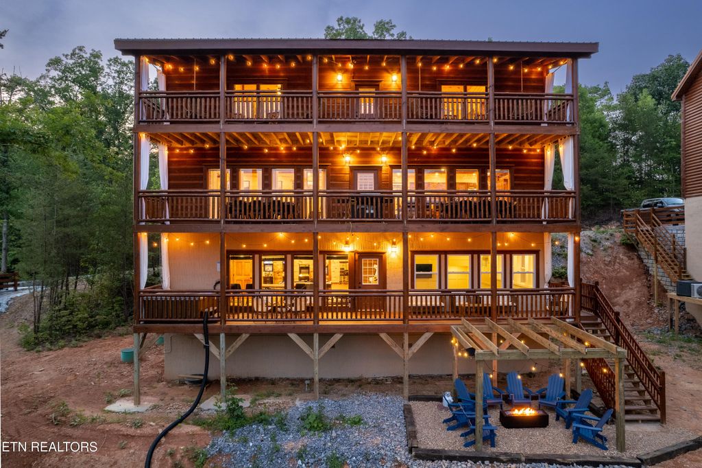 Photo of 2590 Rogers Way, Sevierville, TN 37876 (MLS # 1316106)