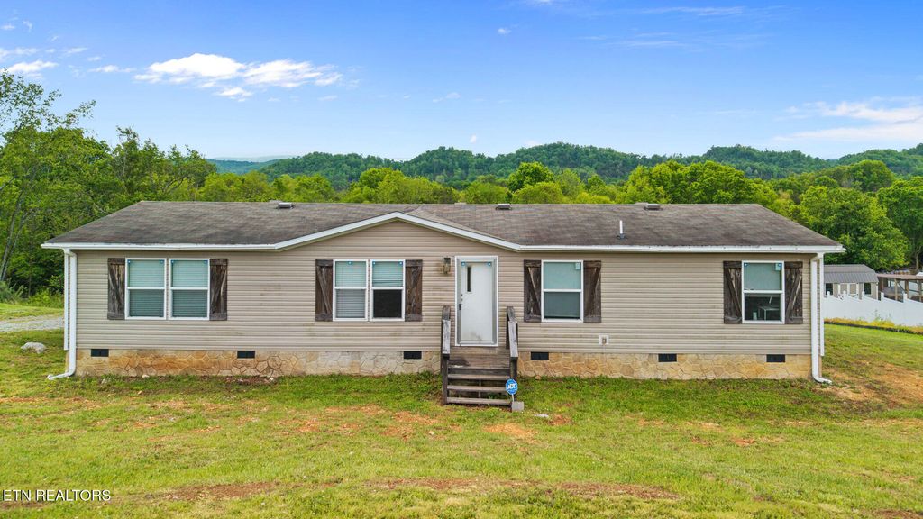 Photo of 604 Elaine Drive, Tazewell, TN 37879 (MLS # 1338959)