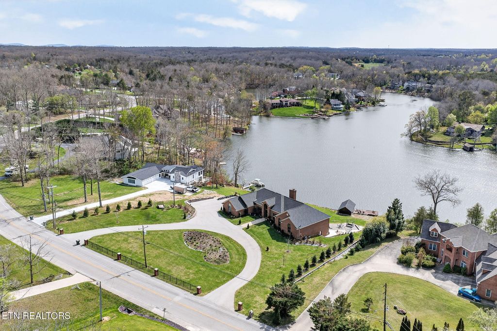 Photo of 1042 Holiday Drive, Crossville, TN 38555 (MLS # 1336663)