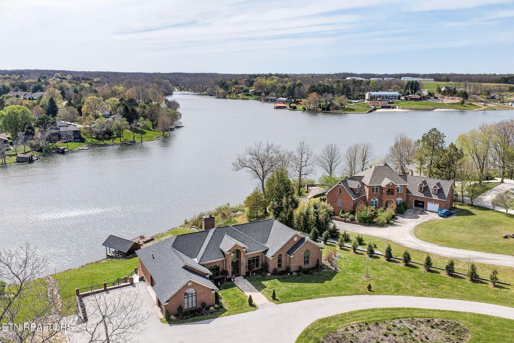 Photo of 1042 Holiday Drive, Crossville, TN 38555 (MLS # 1336663)