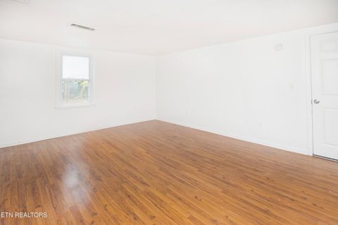 Tiny photo for 504 Wharf St, Loudon, TN 37774 (MLS # 1333727)