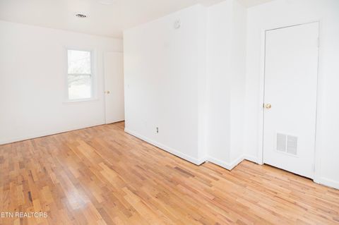 Tiny photo for 504 Wharf St, Loudon, TN 37774 (MLS # 1333727)