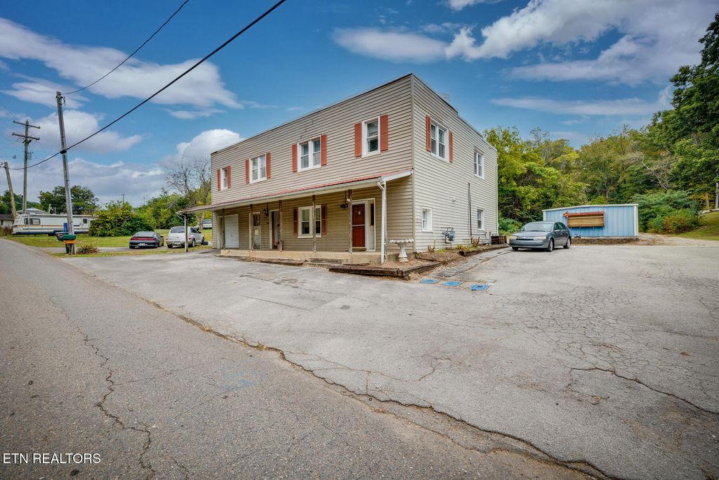 Photo of 1111 Old Roane St, Harriman, TN 37748 (MLS # 1304274)