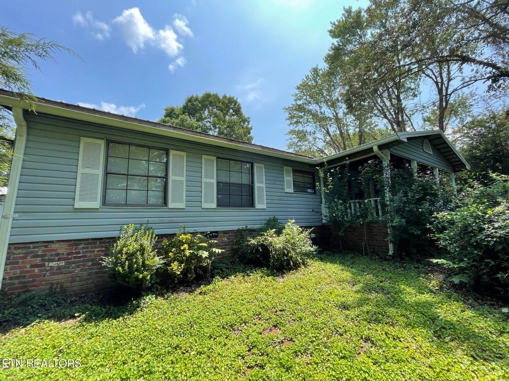 Photo of 402 Long St, Englewood, TN 37329 (MLS # 1351260)
