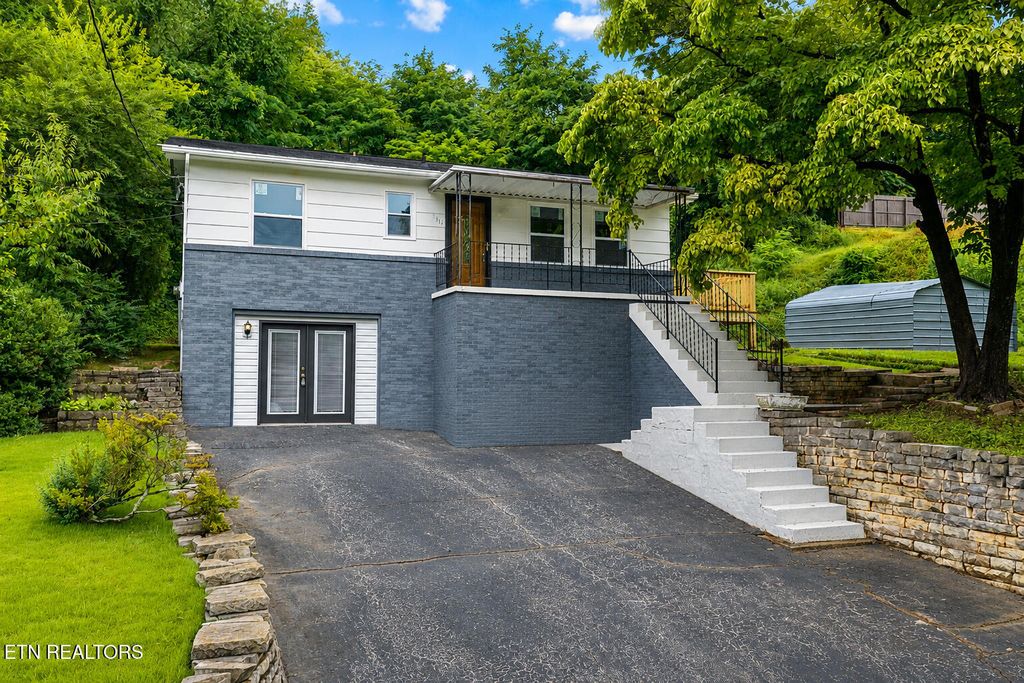 Photo of 2511 Davenport Rd, Knoxville, TN 37920 (MLS # 1349694)
