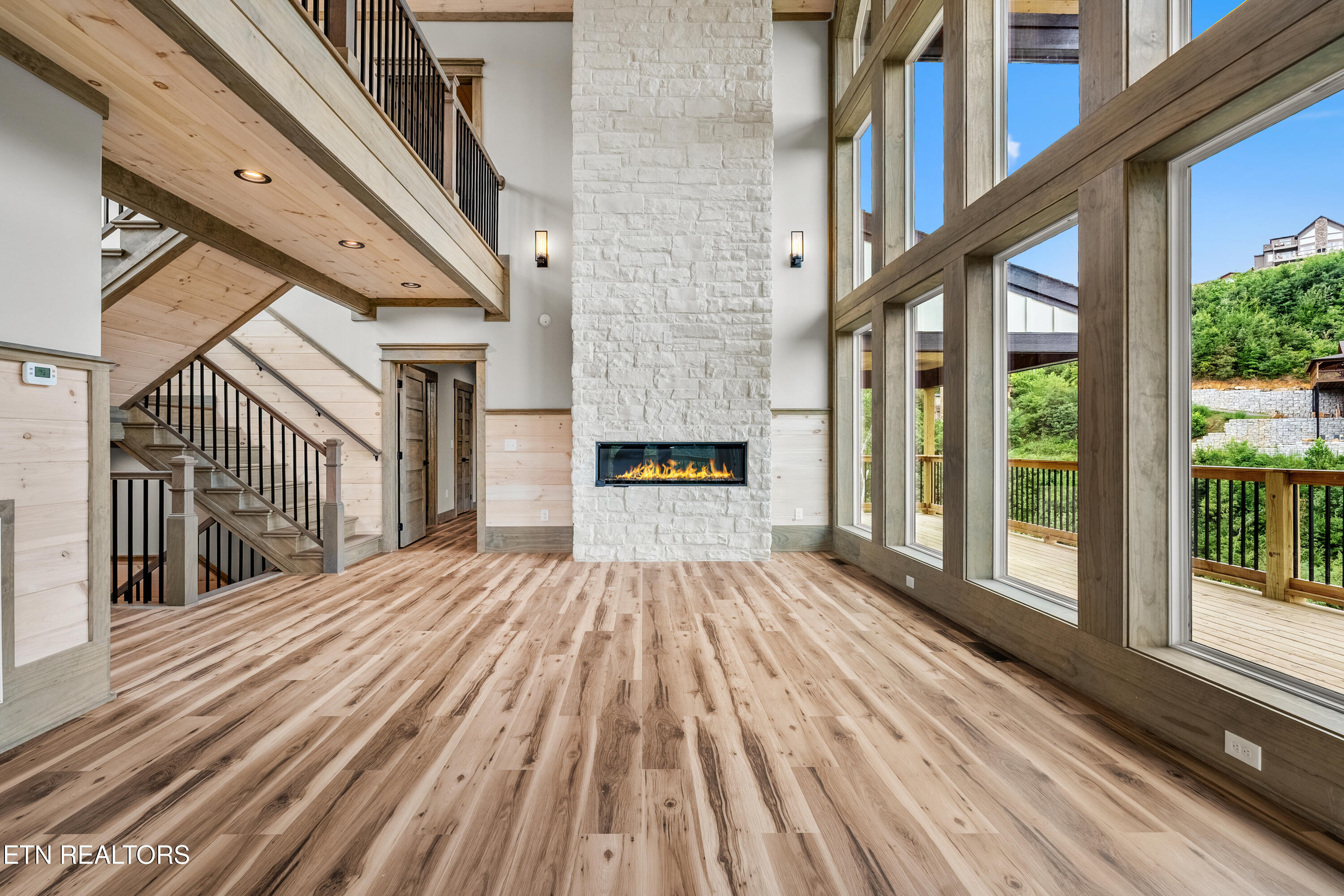 745 Pinecrest Drive