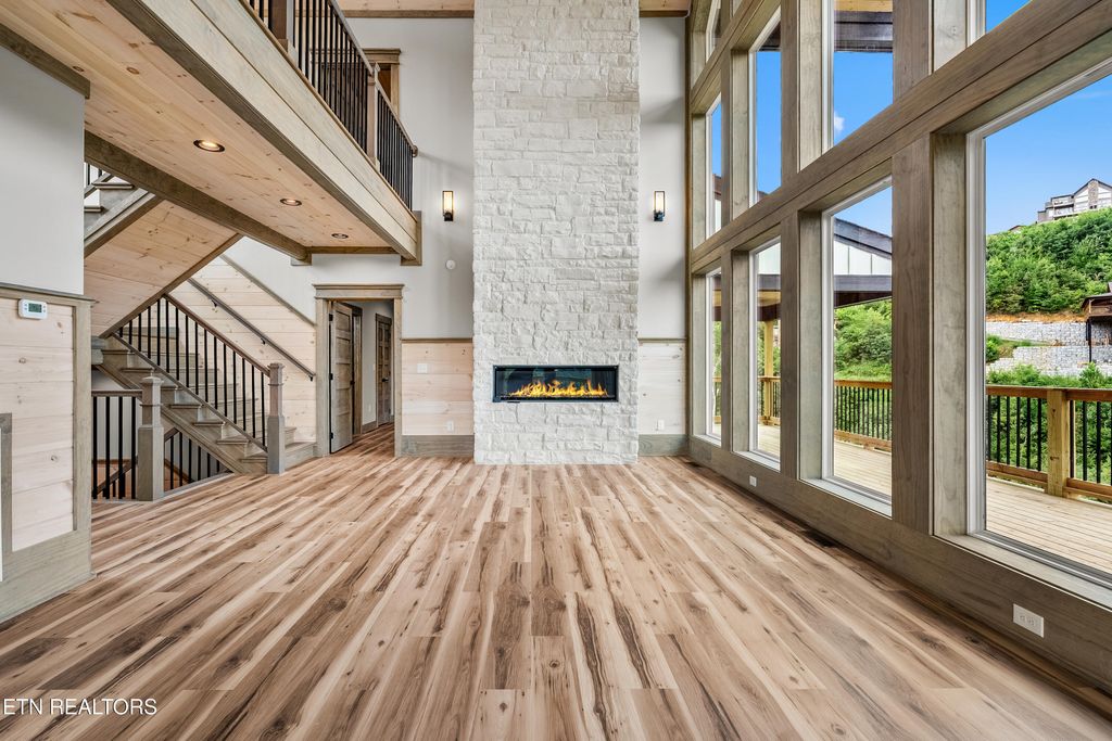 Photo of 745 Pinecrest Drive, Gatlinburg, TN 37738 (MLS # 1312489)