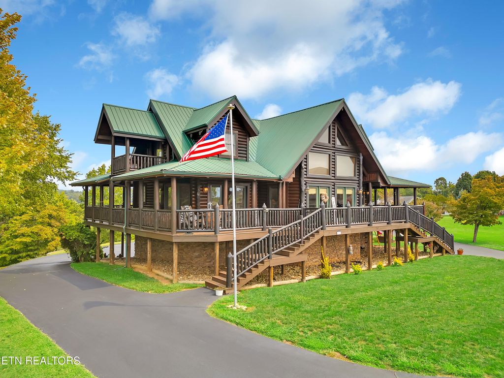 Photo of 838 Pinnacle Drive, Dandridge, TN 37725 (MLS # 1313872)