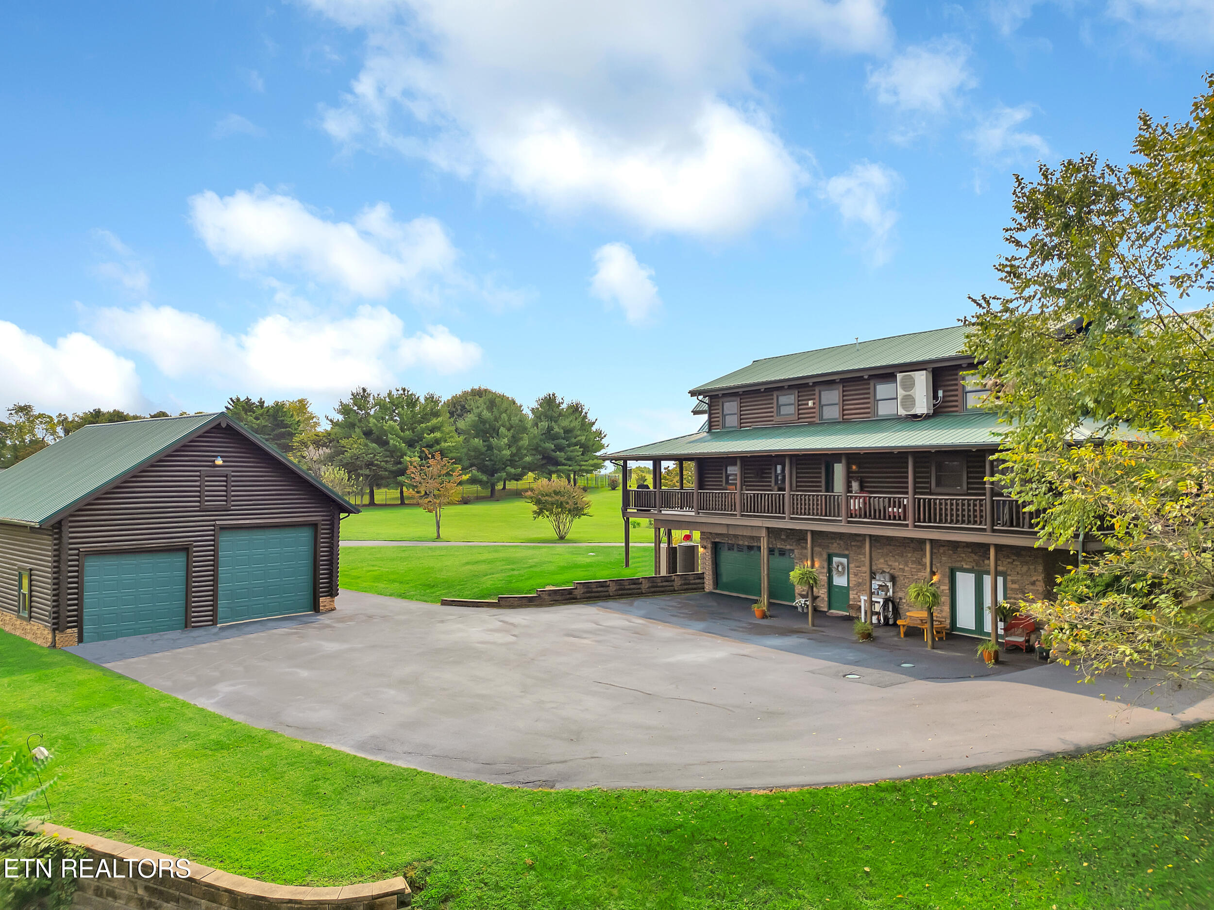 838 Pinnacle Drive