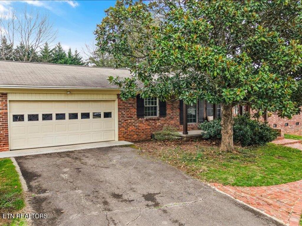 Photo of 608 Biloxi Lane, Knoxville, TN 37923 (MLS # 1331273)