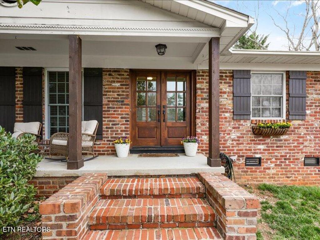 Photo of 608 Biloxi Lane, Knoxville, TN 37923 (MLS # 1331273)