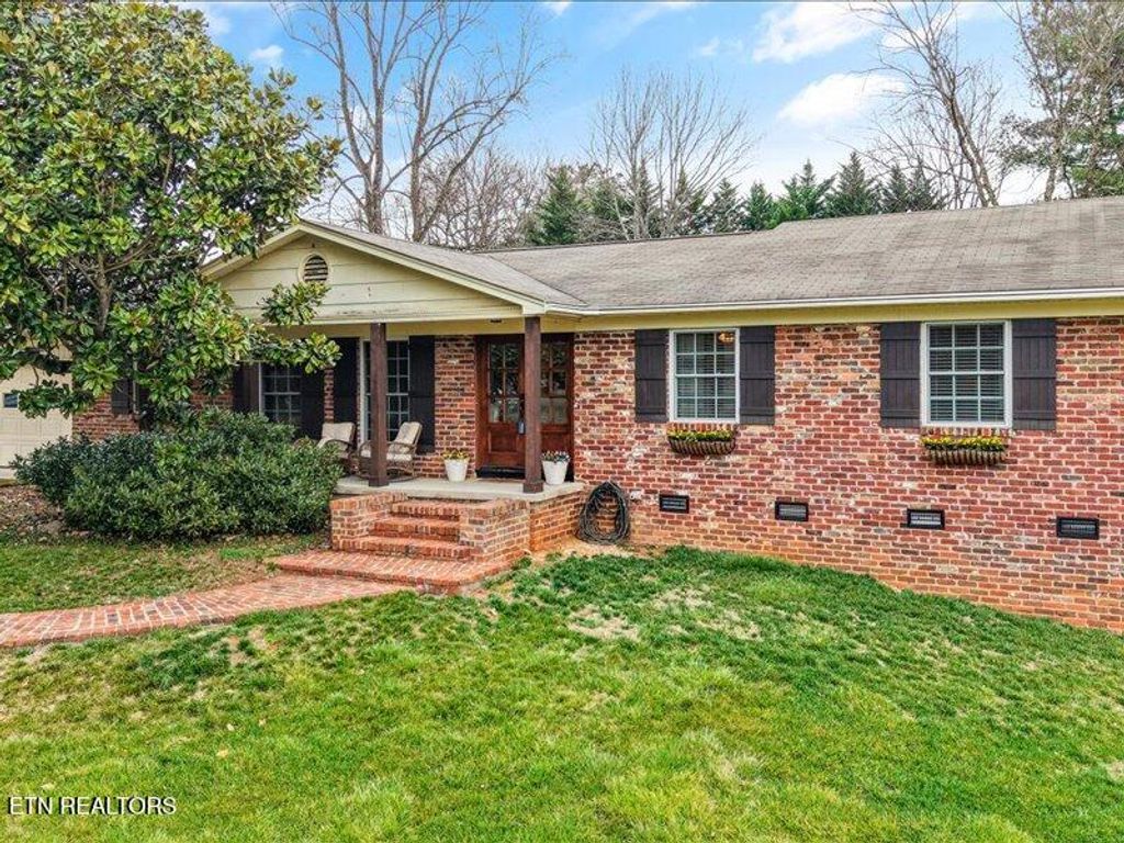 Photo of 608 Biloxi Lane, Knoxville, TN 37923 (MLS # 1331273)