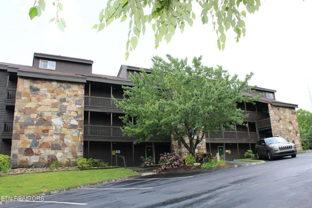 Photo of 1380 Ski View Drive #UNIT 3203, Gatlinburg, TN 37738 (MLS # 1312388)