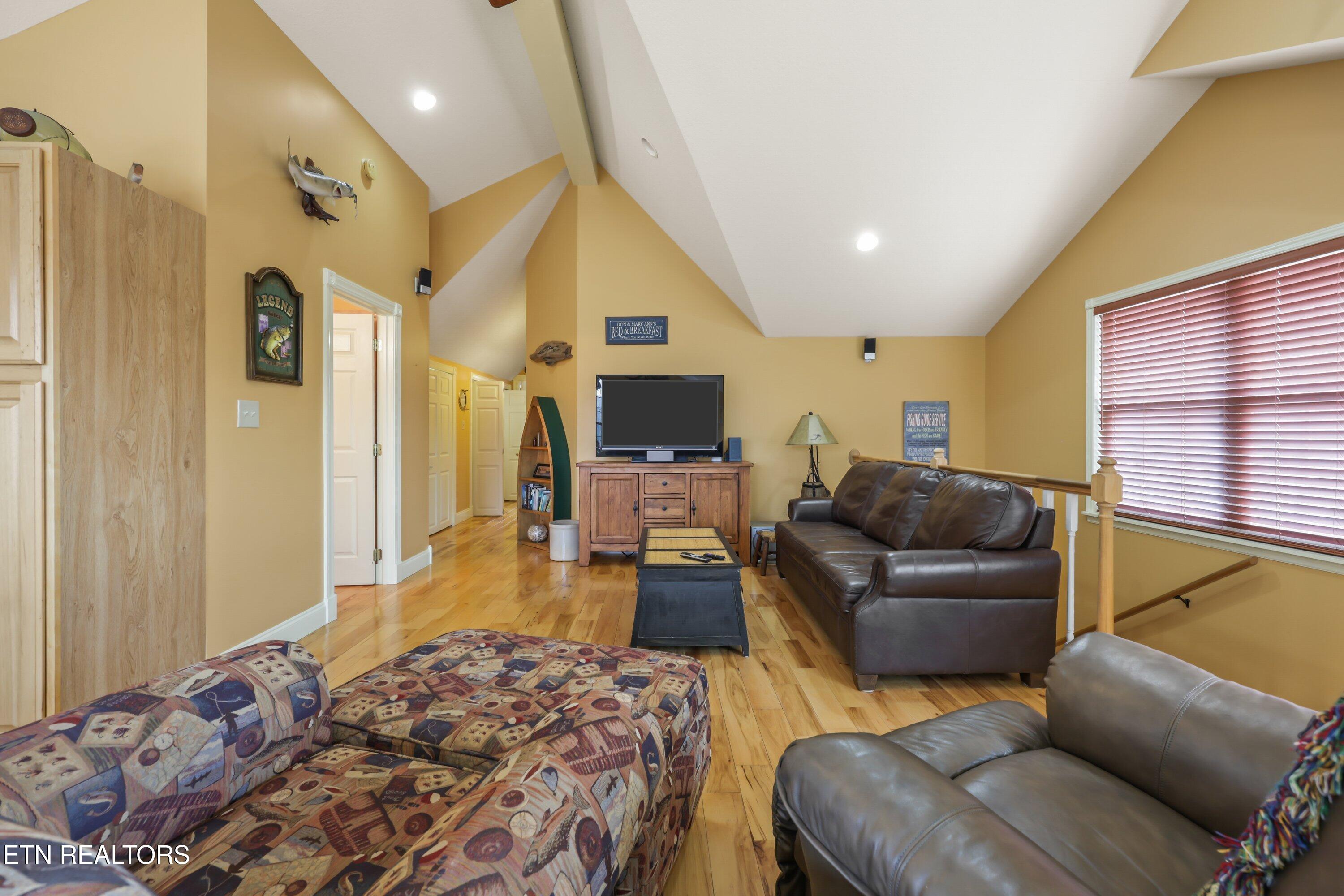 Sharps Chapel, Tennessee, 37866, United States, 3 Bedrooms Bedrooms, ,6 BathroomsBathrooms,Residential,Active,2025174
