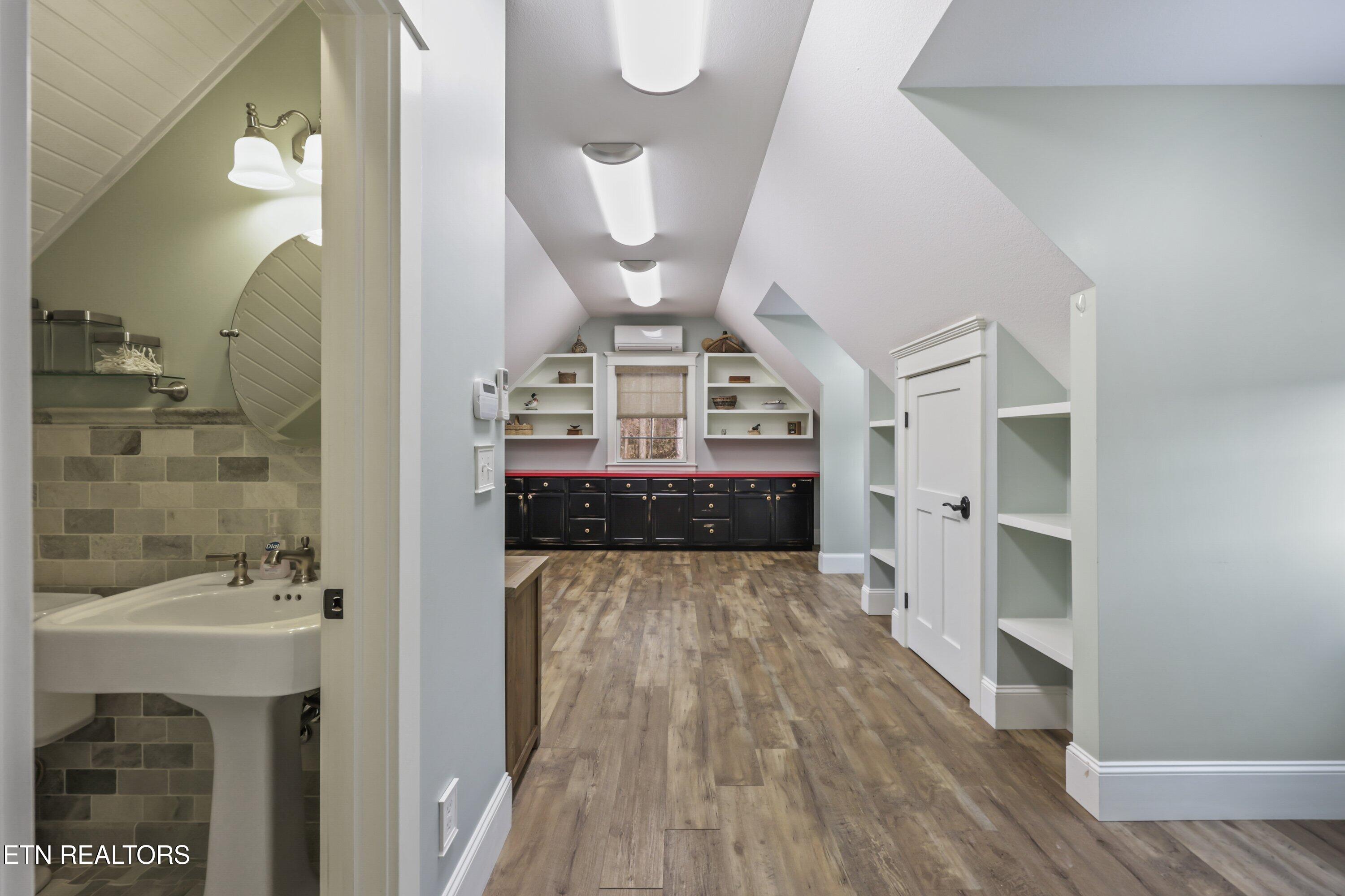 Sharps Chapel, Tennessee, 37866, United States, 3 Bedrooms Bedrooms, ,6 BathroomsBathrooms,Residential,Active,2025174