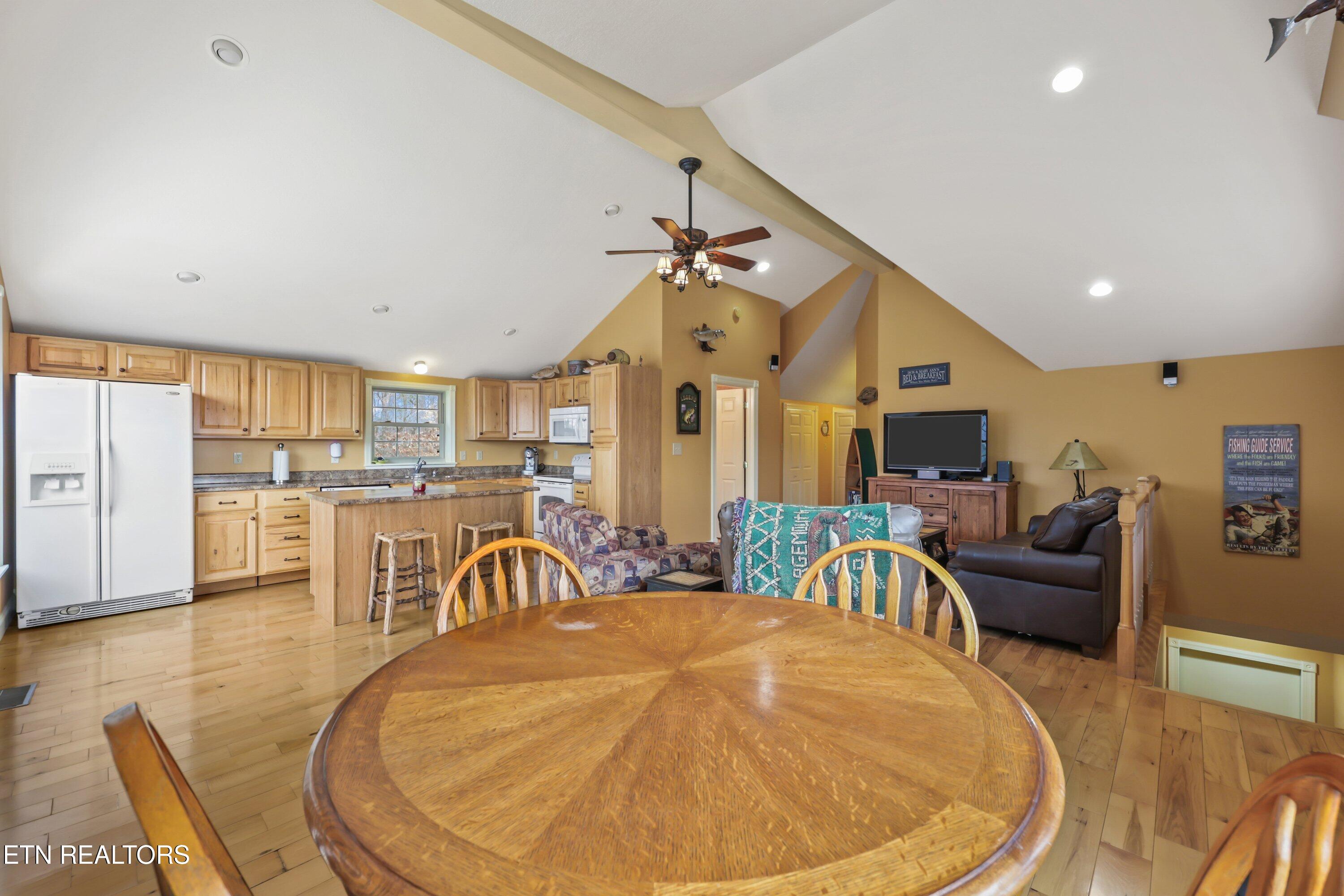 Sharps Chapel, Tennessee, 37866, United States, 3 Bedrooms Bedrooms, ,6 BathroomsBathrooms,Residential,Active,2025174
