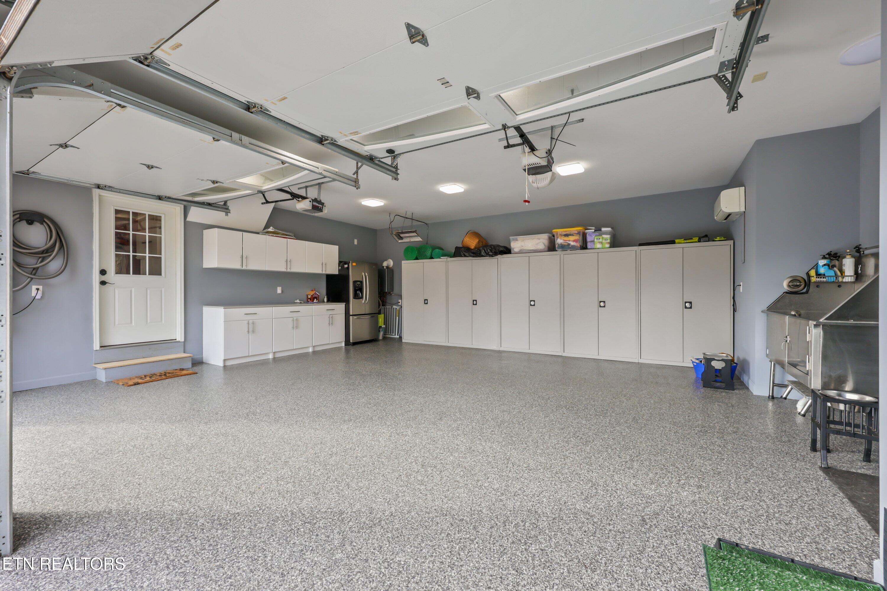 Sharps Chapel, Tennessee, 37866, United States, 3 Bedrooms Bedrooms, ,6 BathroomsBathrooms,Residential,Active,2025174