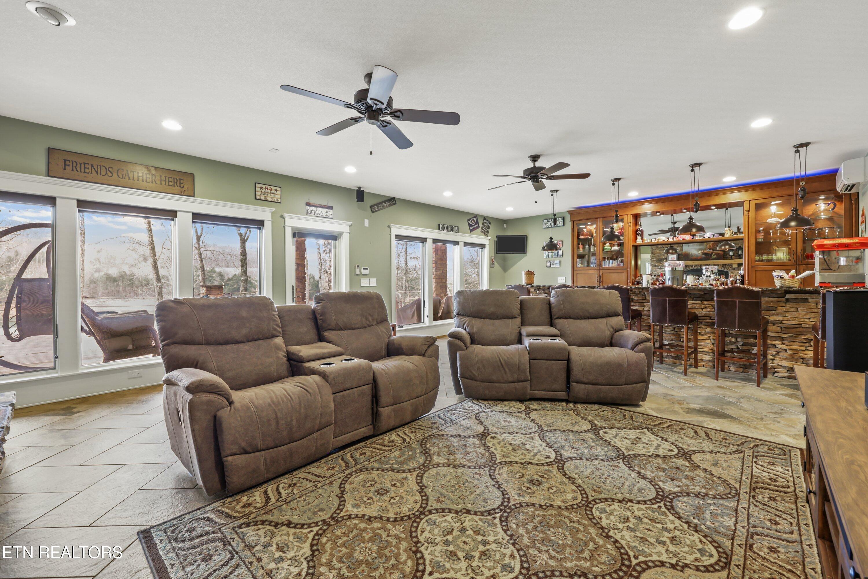 Sharps Chapel, Tennessee, 37866, United States, 3 Bedrooms Bedrooms, ,6 BathroomsBathrooms,Residential,Active,2025174