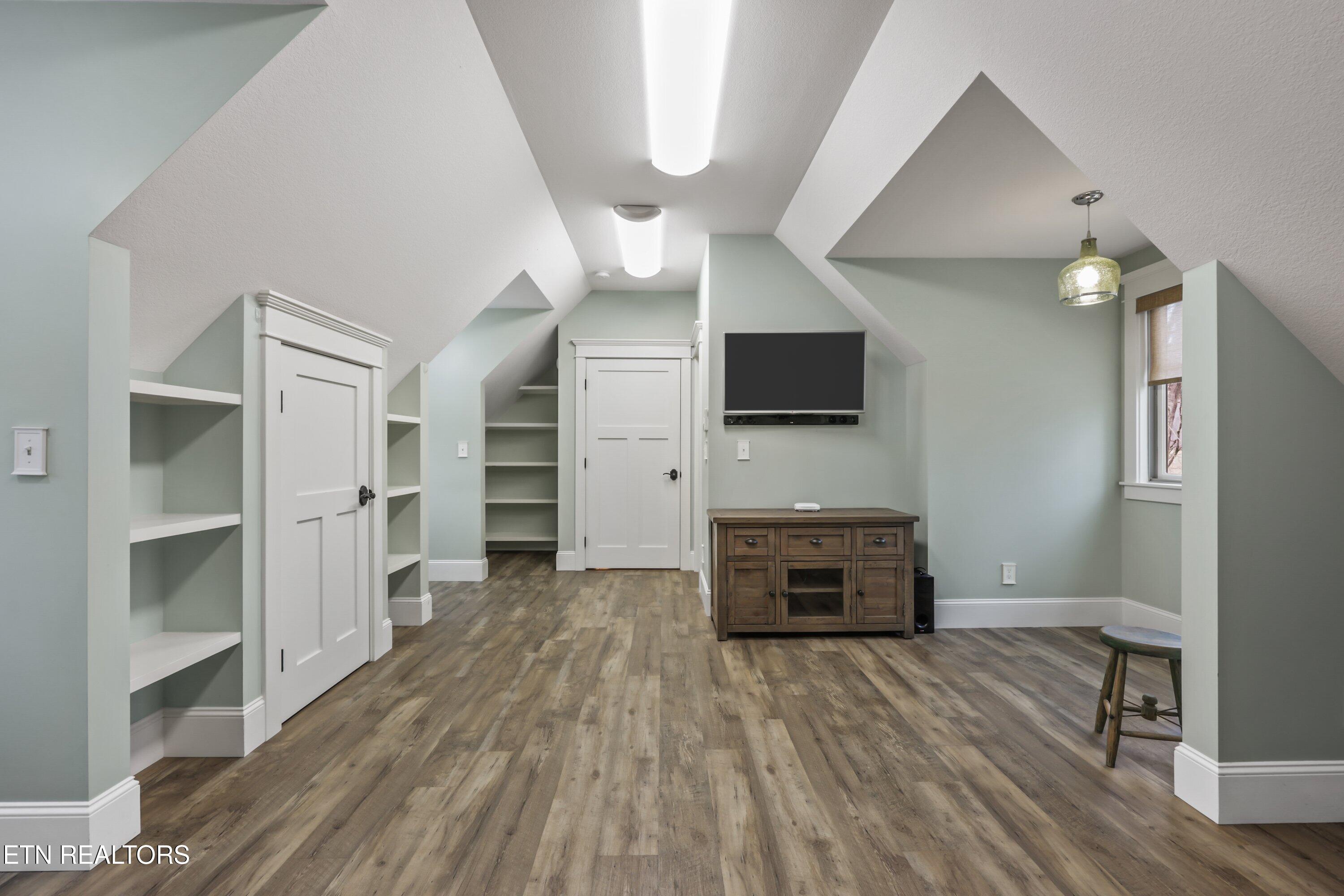 Sharps Chapel, Tennessee, 37866, United States, 3 Bedrooms Bedrooms, ,6 BathroomsBathrooms,Residential,Active,2025174