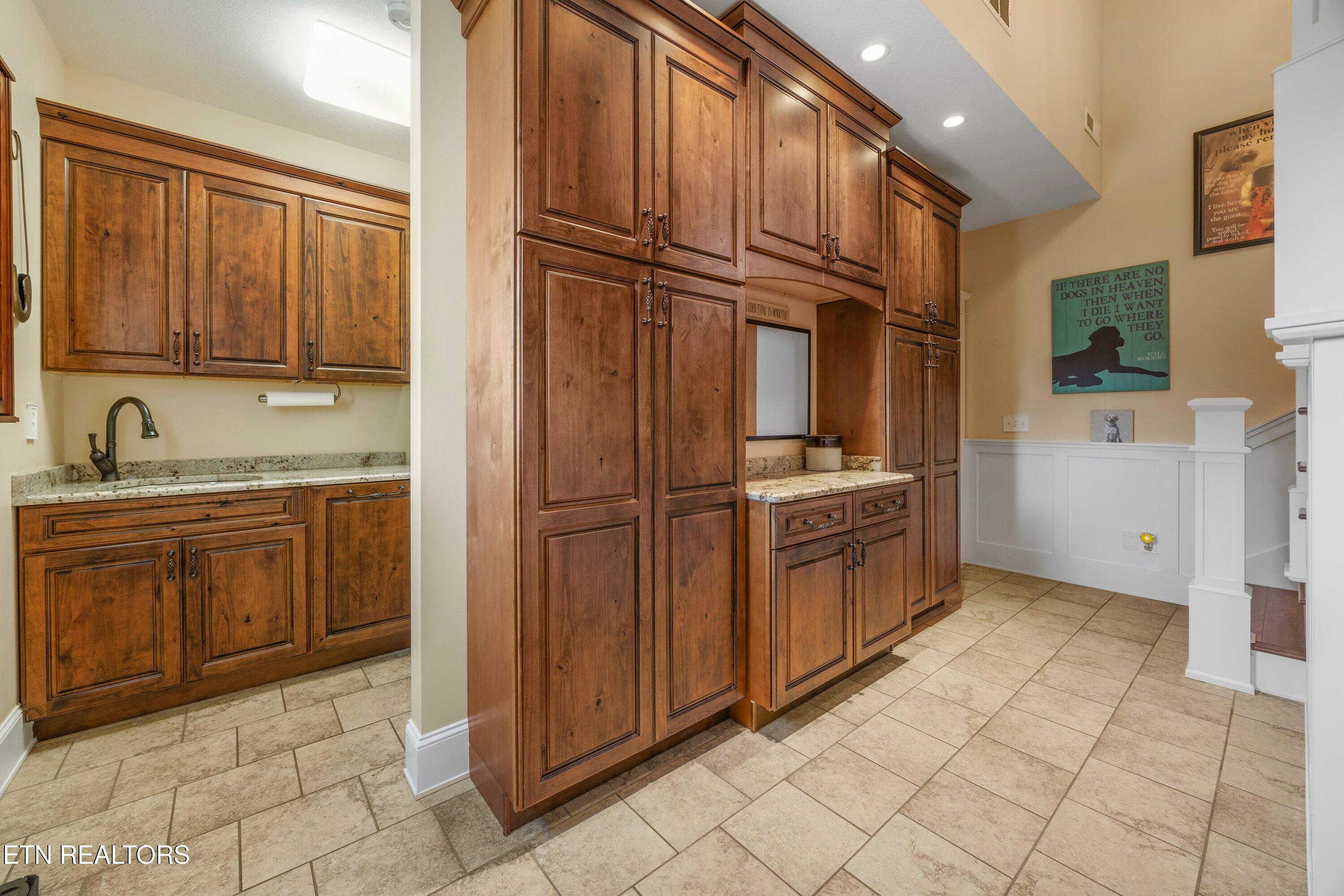 Sharps Chapel, Tennessee, 37866, United States, 3 Bedrooms Bedrooms, ,6 BathroomsBathrooms,Residential,Active,2025174