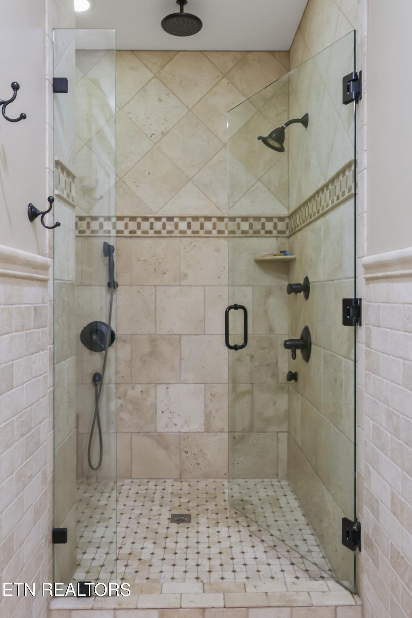 Sharps Chapel, Tennessee, 37866, United States, 3 Bedrooms Bedrooms, ,6 BathroomsBathrooms,Residential,Active,2025174