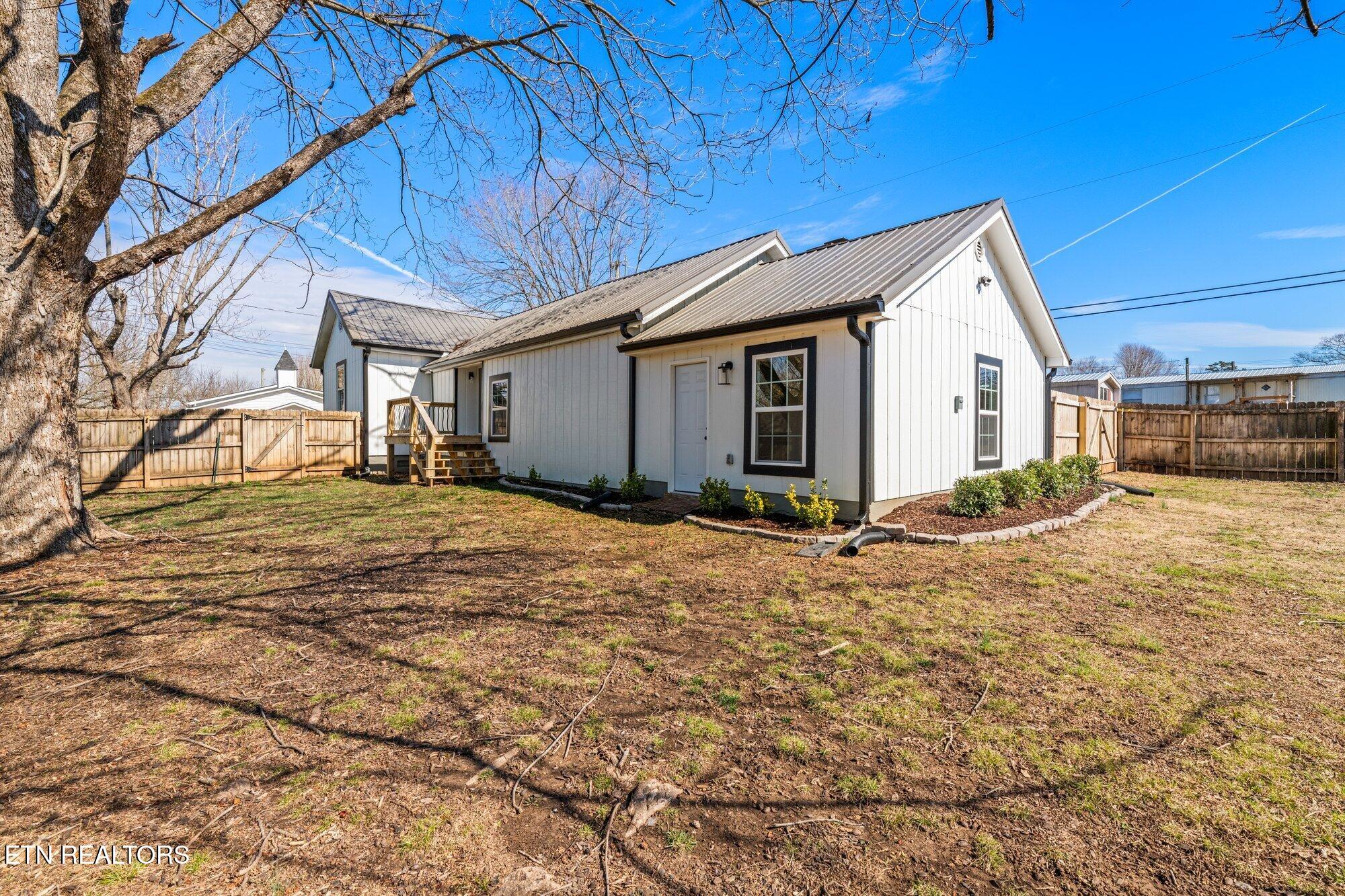 22 Pin St