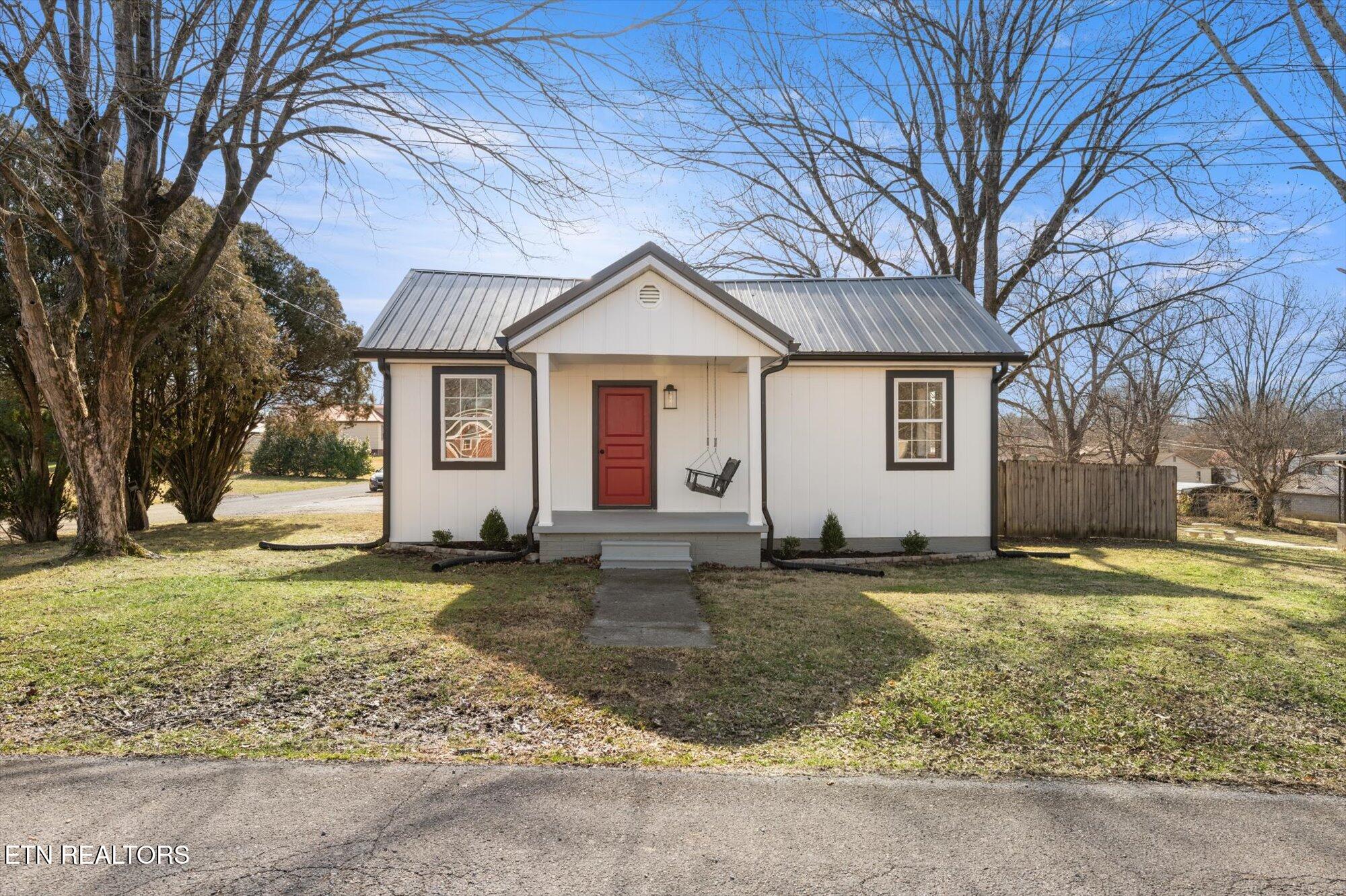 22 Pin St
