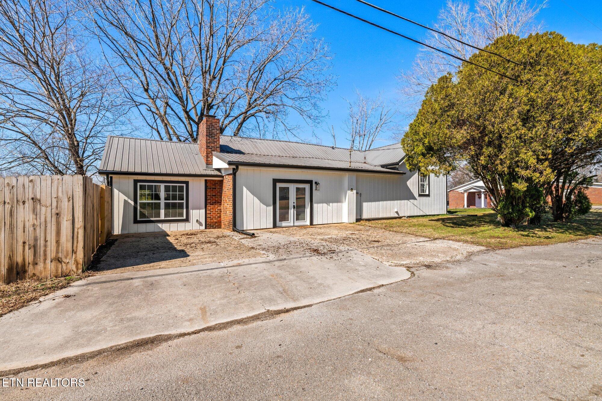 22 Pin St